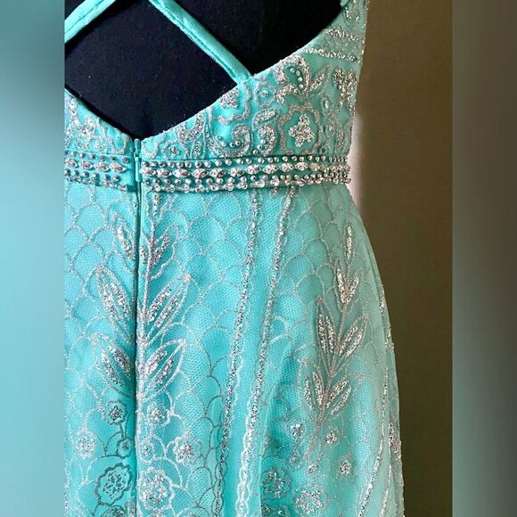 Collette for Mon Cheri aqua v-neck A-line prom gown beaded maxi sz 4 EUC - Picture 9 of 16